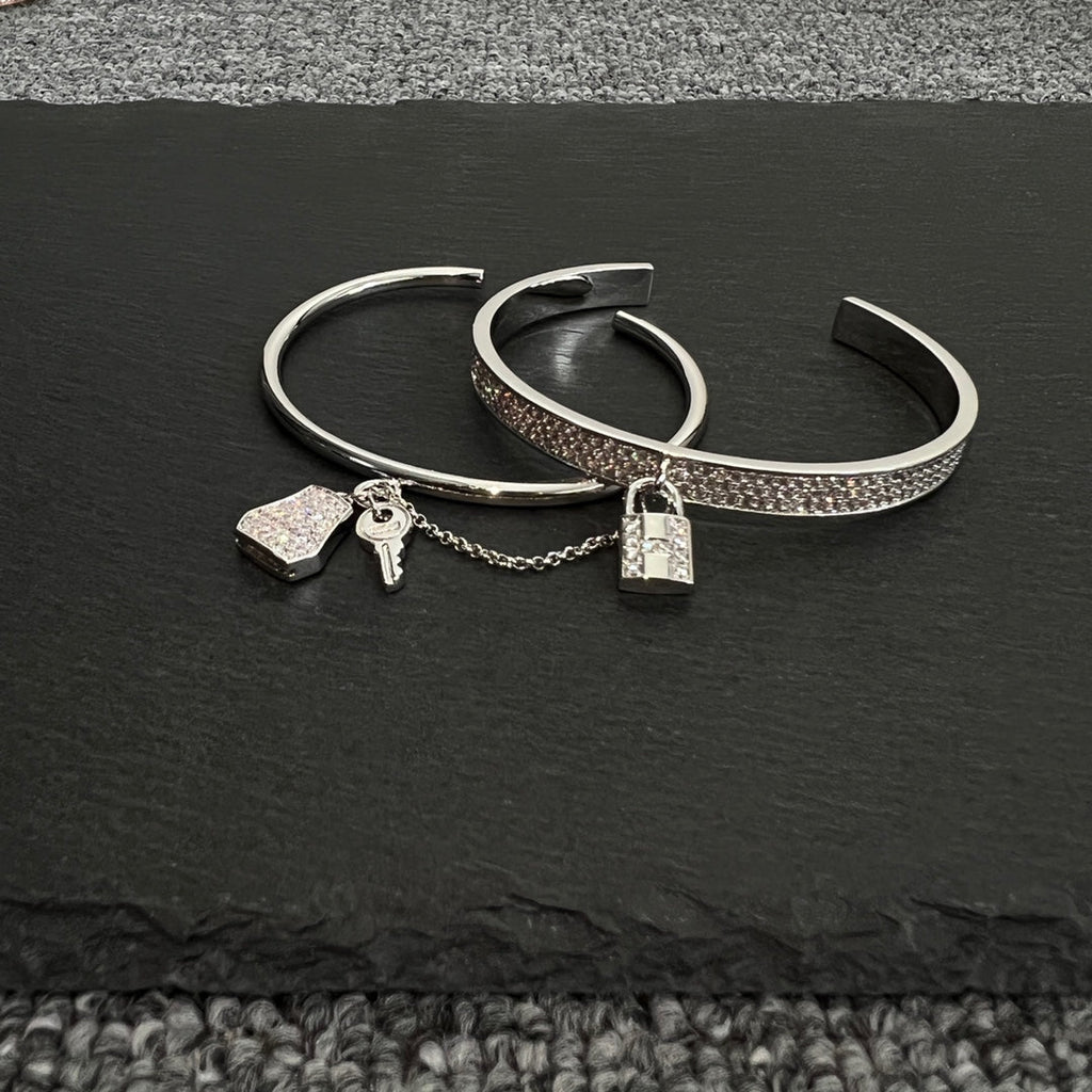 18K Kelly Clochette Diamonds H Bracelet