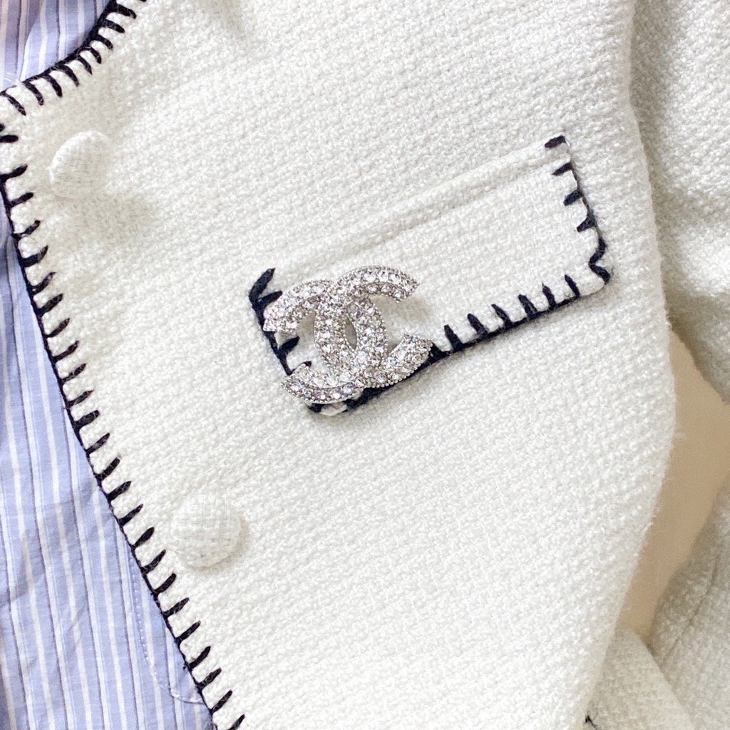 18K CC Diamonds Brooch